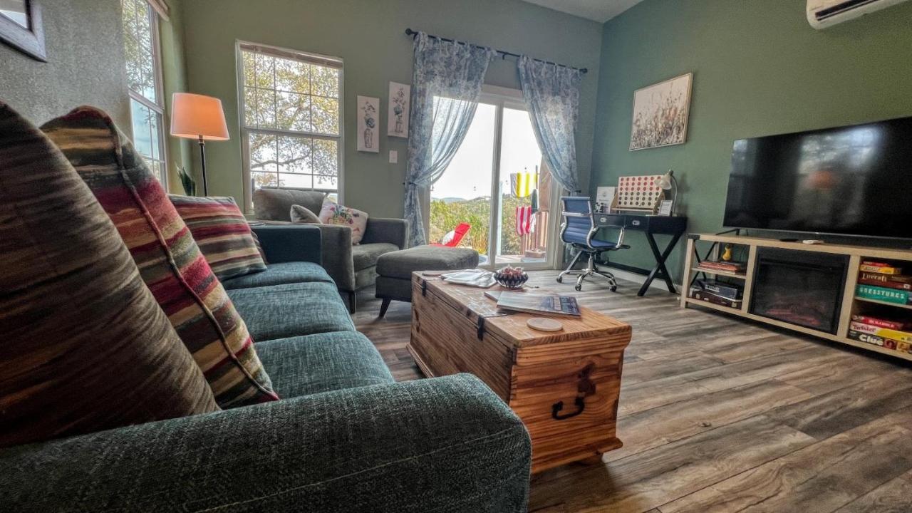 Hill Country Highland'S Bluebonnet Cottage 马布尔福尔斯 外观 照片