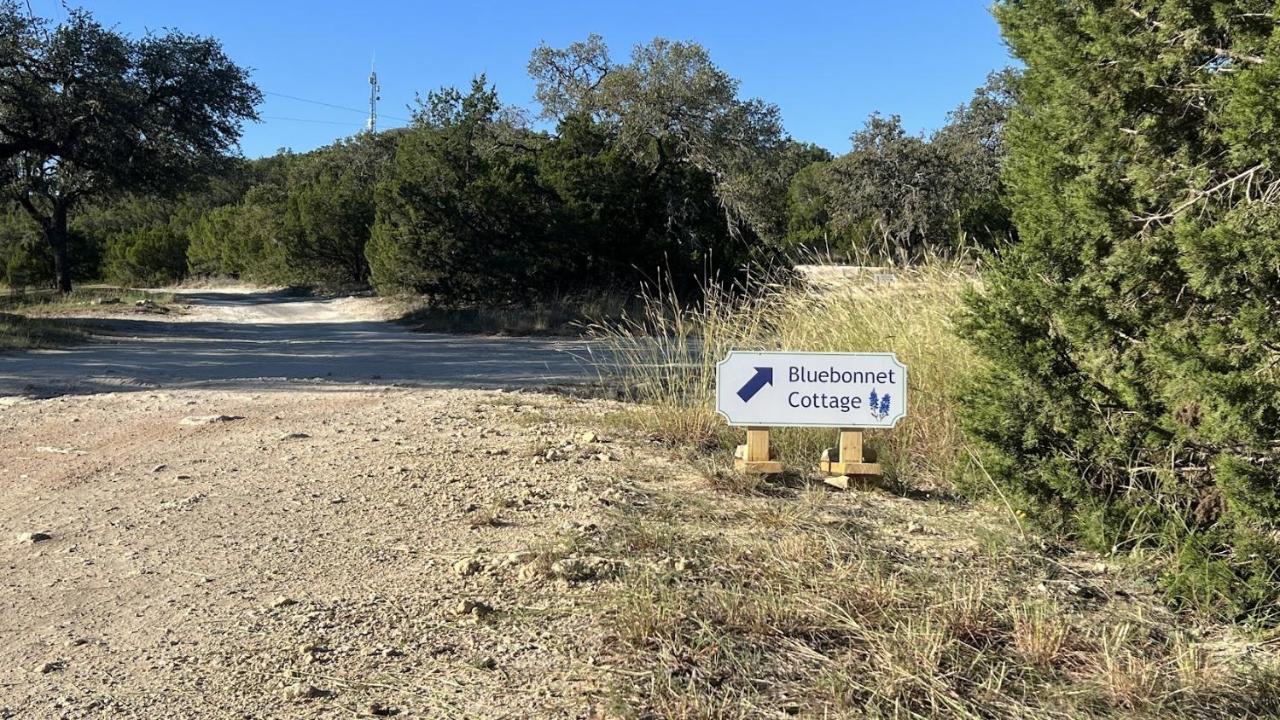 Hill Country Highland'S Bluebonnet Cottage 马布尔福尔斯 外观 照片