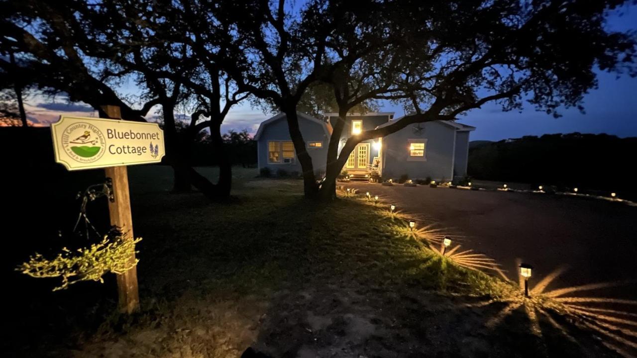 Hill Country Highland'S Bluebonnet Cottage 马布尔福尔斯 外观 照片